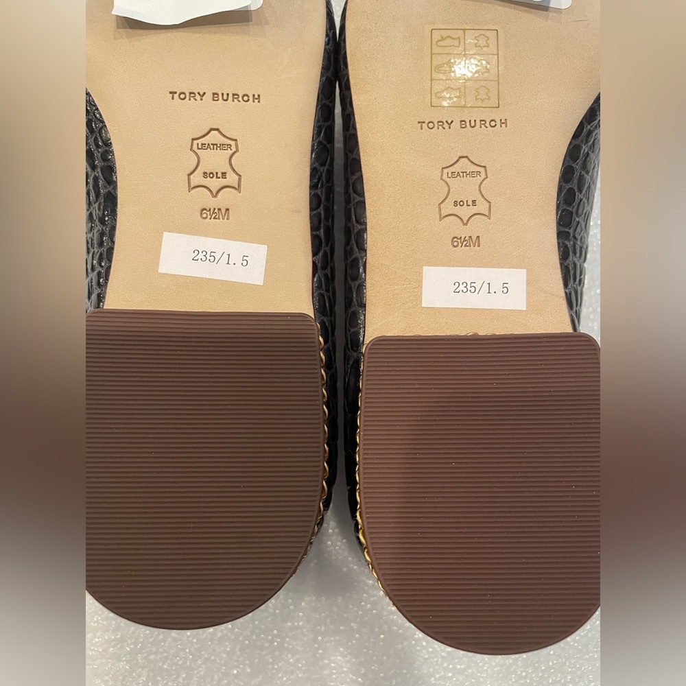 Tory Burch RUBY CHAIN LOAFER - Slip-ons Grey Croc -Sz 5  MSRP $328 - Picture 9 of 16